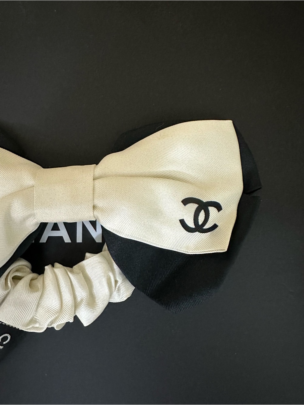 CHANEL Black & Ivory Two-Tone Bow Scrunchie - Picture 3 of 16